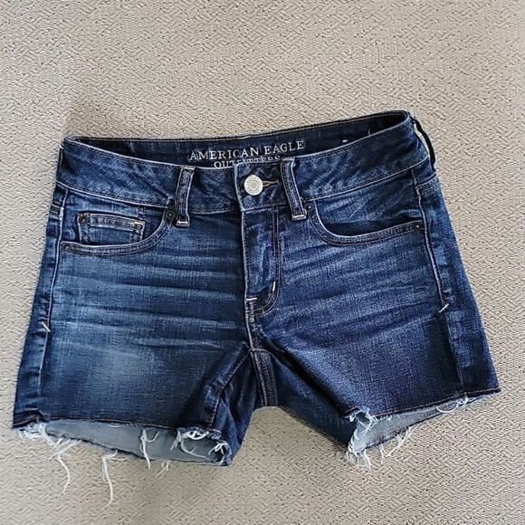 American Eagle Shortie Super Stretch Distressed Jean Shorts - Size 2 - Picture 1 of 14